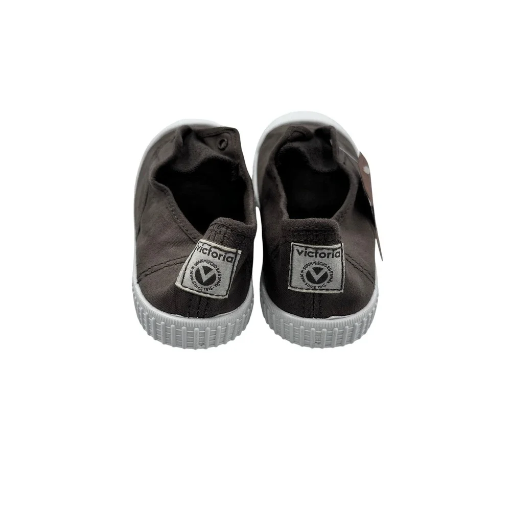 Victoria Slip On Sneakers Kids Taupe NWT Size 32 US 1 Model 06627